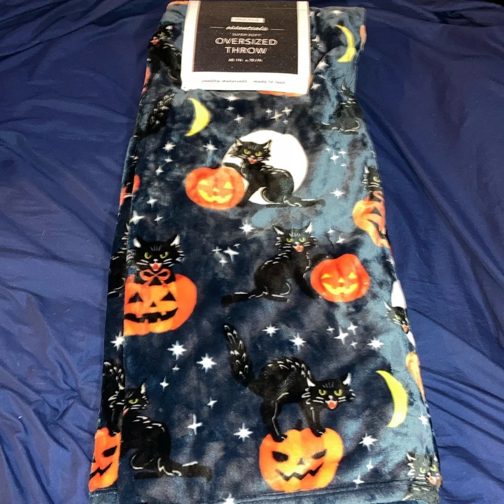 Wicked black cats Halloween throw blanket *FIRM PRICE*